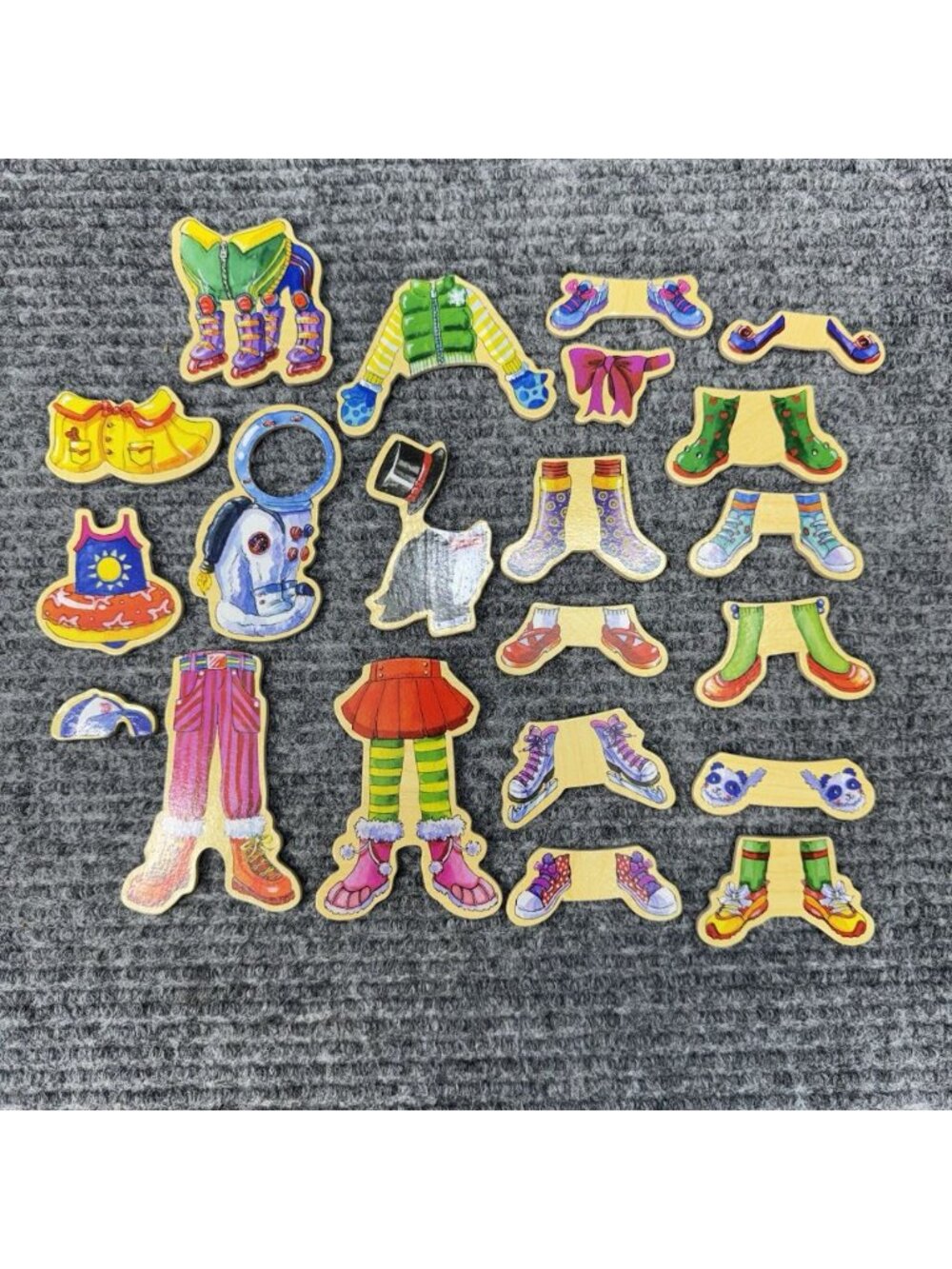 T.S. Shure Daisy Girls Wooden Magnetic Dress Up Lot Shoes Clothing Pet Outfit 8”